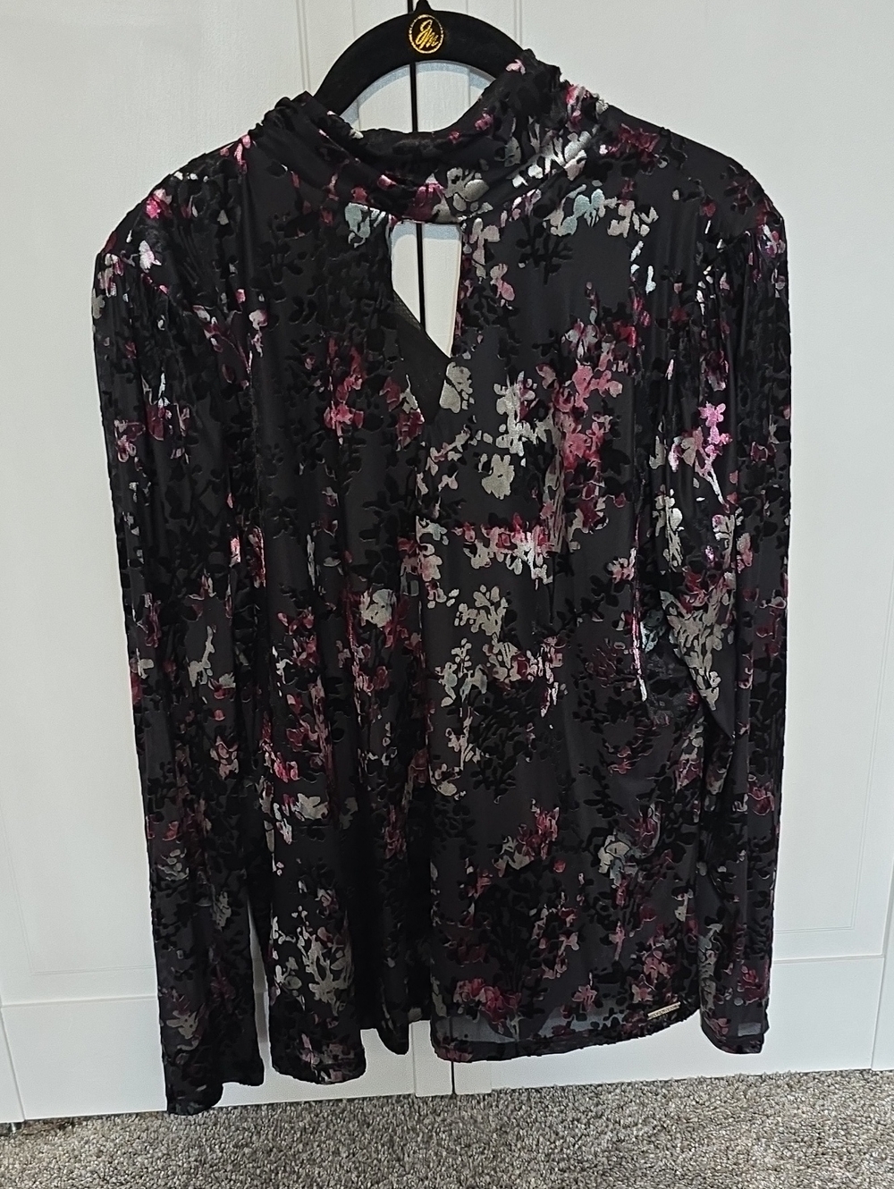 Badgley Mischka Black Floral Keyhole Long Sleeve Top